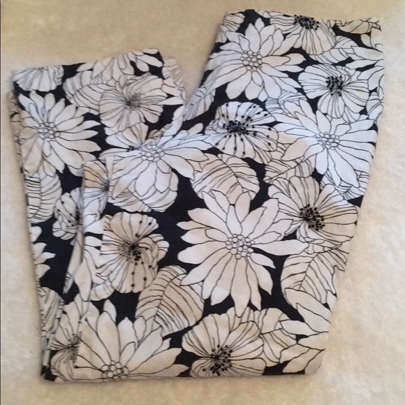 Gap Capri Pants Floral print beaded detail - Picture 4 of 6